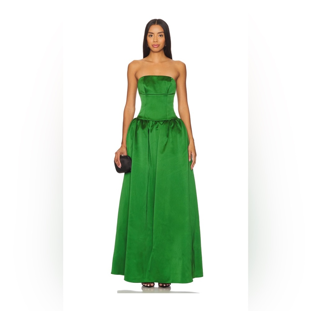 💚 Satin Maxi Gown Dress in Green self-portrait. 💚